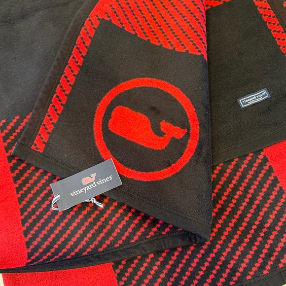 ChappyWrap Blanket for Vineyard Vines Buffalo Plaid - NWT - Picture 2 of 8